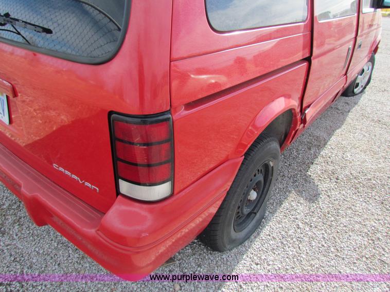 image for item G4477 1994 Dodge Caravan van
