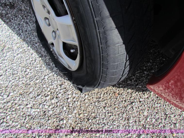 image for item G4477 1994 Dodge Caravan van