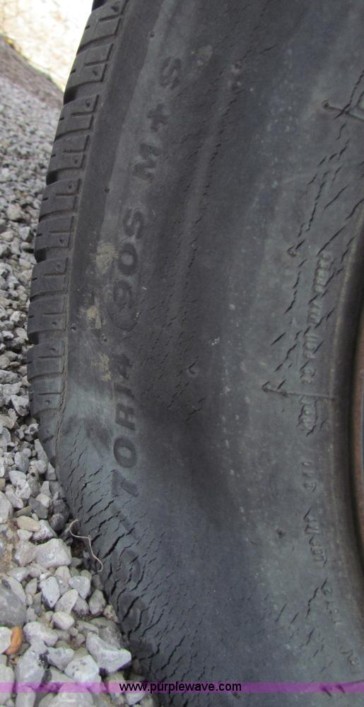 image for item G4477 1994 Dodge Caravan van