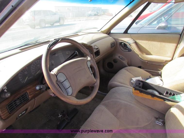 image for item G4479 1992 Pontiac Bonneville SE