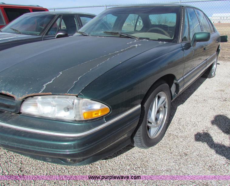 image for item G4479 1992 Pontiac Bonneville SE