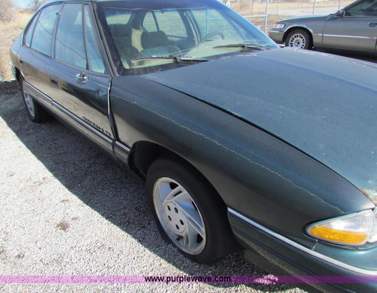 image for item G4479 1992 Pontiac Bonneville SE