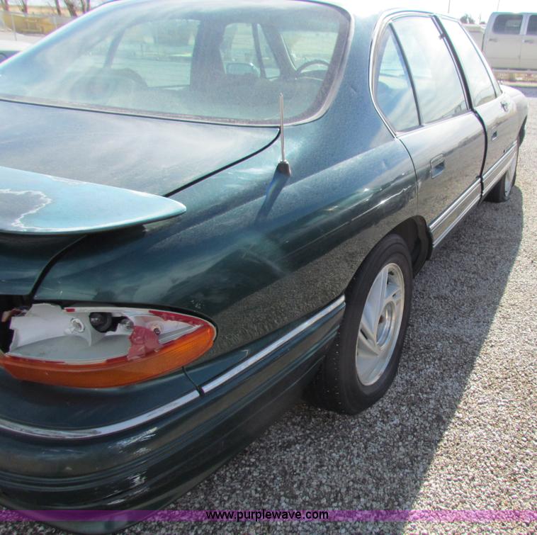 image for item G4479 1992 Pontiac Bonneville SE