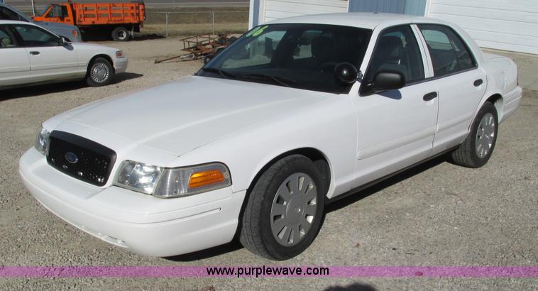 image for item G9368 2006 Ford Crown Victoria Police Interceptor
