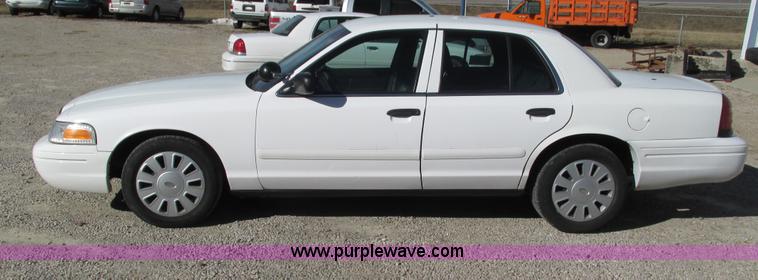 image for item G9368 2006 Ford Crown Victoria Police Interceptor