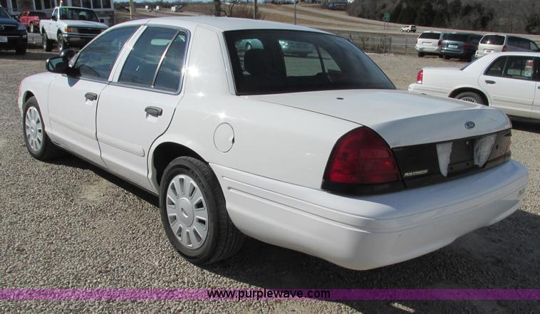 image for item G9368 2006 Ford Crown Victoria Police Interceptor