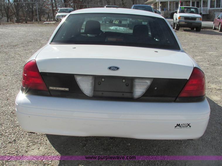 image for item G9368 2006 Ford Crown Victoria Police Interceptor