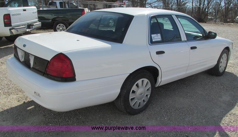 image for item G9368 2006 Ford Crown Victoria Police Interceptor