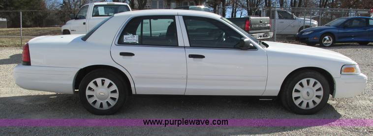 image for item G9368 2006 Ford Crown Victoria Police Interceptor