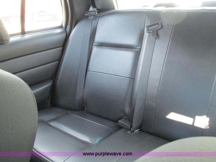 image for item G9368 2006 Ford Crown Victoria Police Interceptor