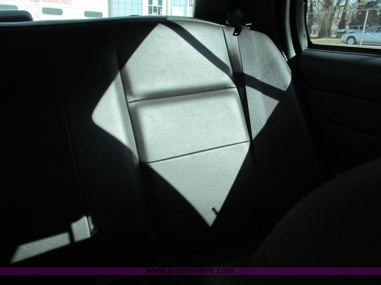 image for item G9368 2006 Ford Crown Victoria Police Interceptor