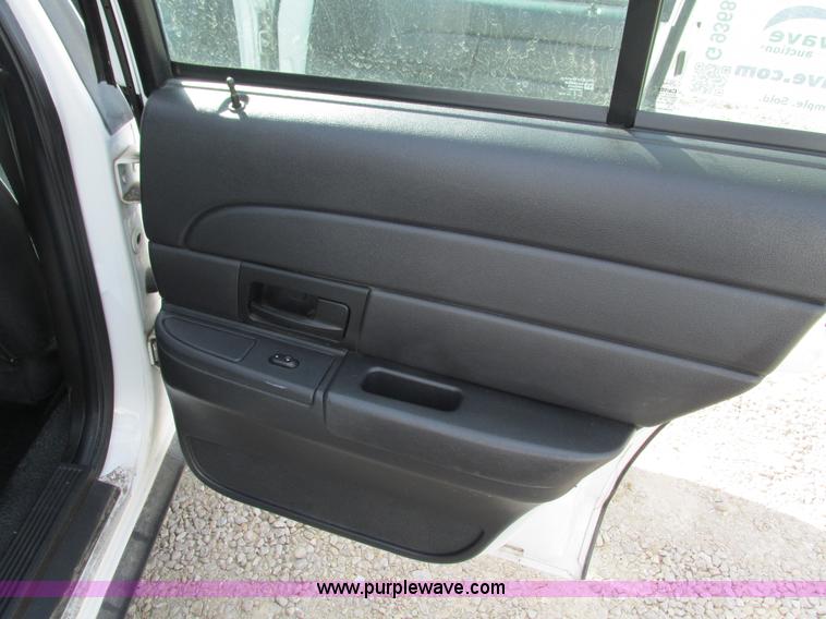 image for item G9368 2006 Ford Crown Victoria Police Interceptor