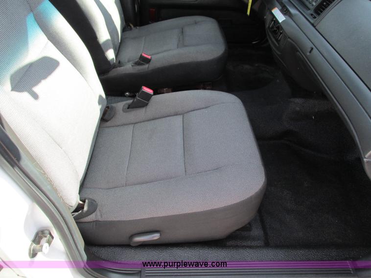 image for item G9368 2006 Ford Crown Victoria Police Interceptor