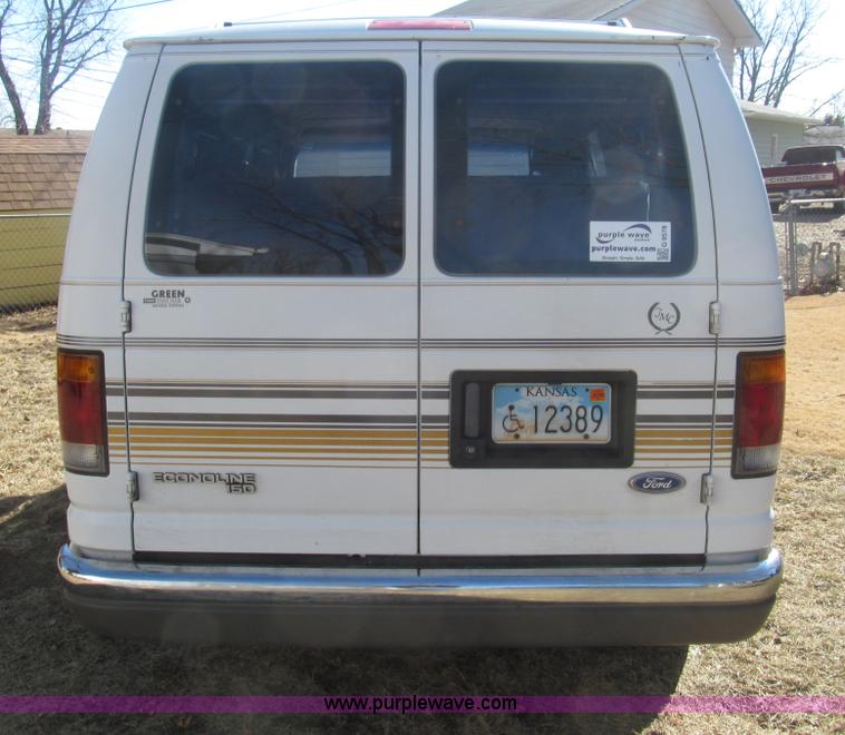 image for item G9578 1993 Ford Econoline E150 van