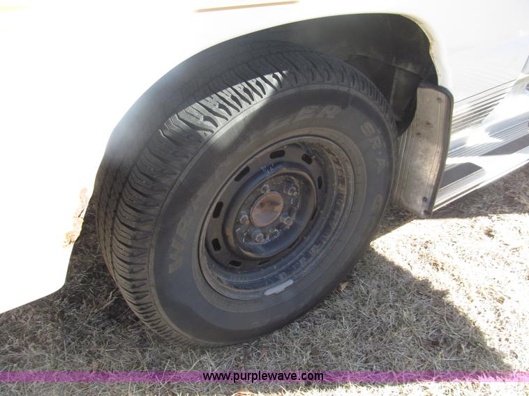 image for item G9578 1993 Ford Econoline E150 van