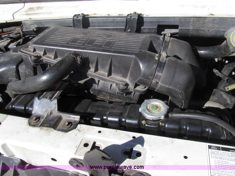 image for item G9578 1993 Ford Econoline E150 van