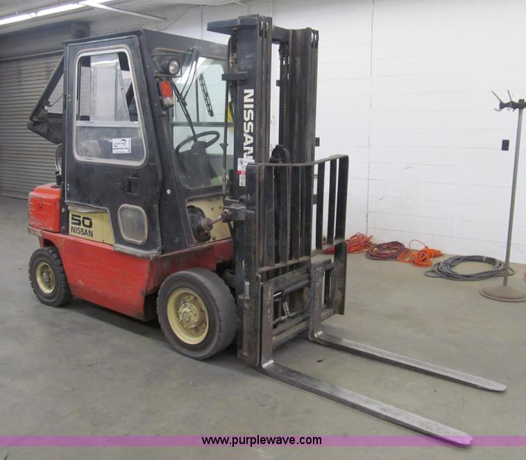 image for item G9603 Nissan 50 forklift