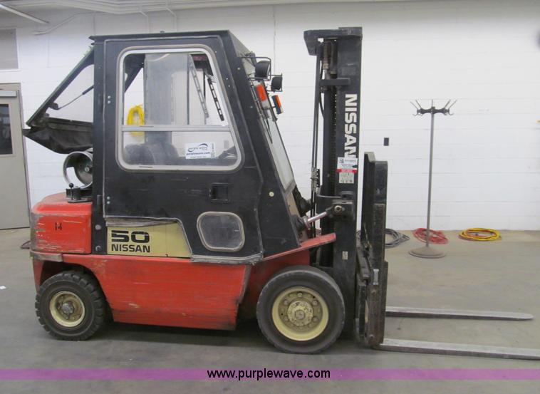 image for item G9603 Nissan 50 forklift