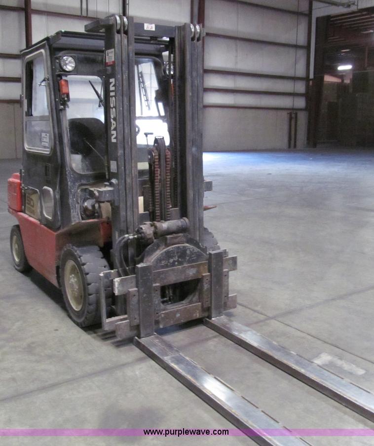 image for item G9605 Nissan 50 forklift