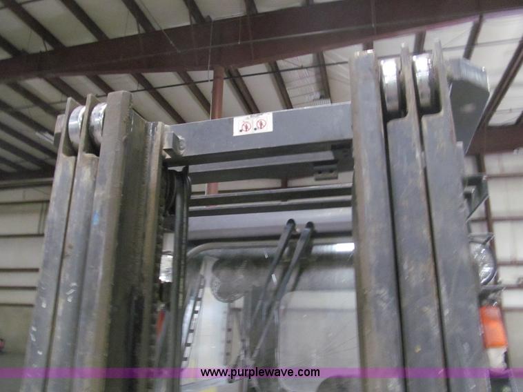 image for item G9605 Nissan 50 forklift