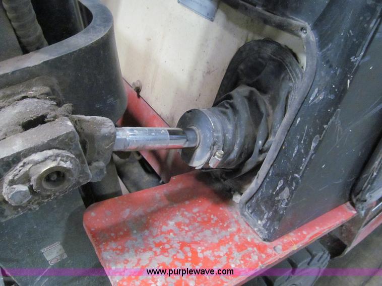 image for item G9605 Nissan 50 forklift