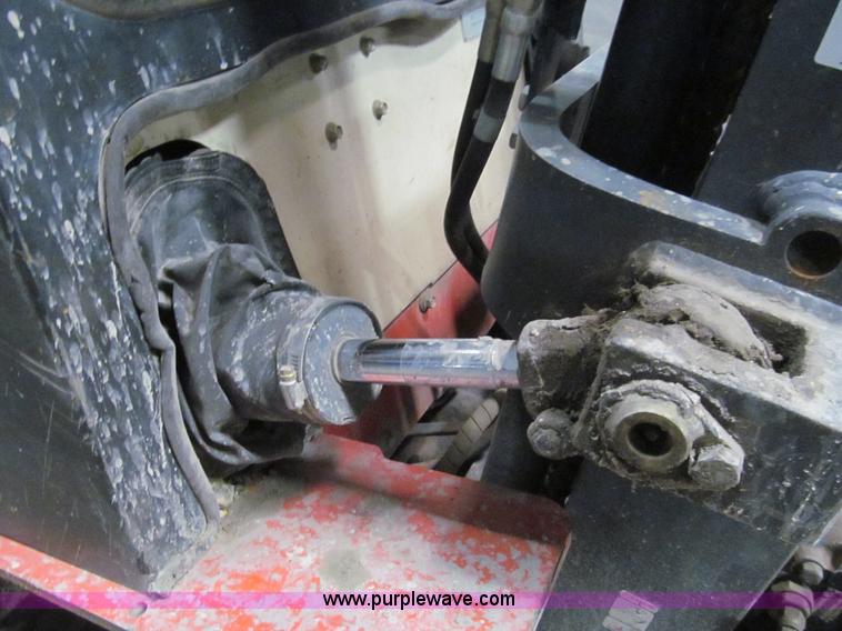 image for item G9605 Nissan 50 forklift