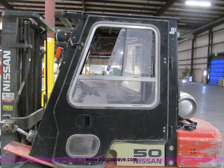 image for item G9605 Nissan 50 forklift