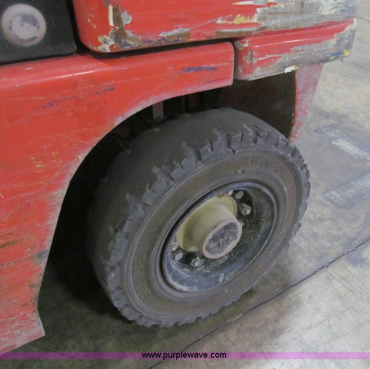 image for item G9605 Nissan 50 forklift