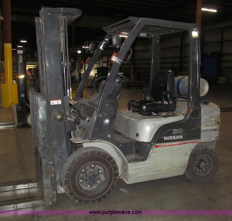 image for item G9608 Nissan 50 forklift