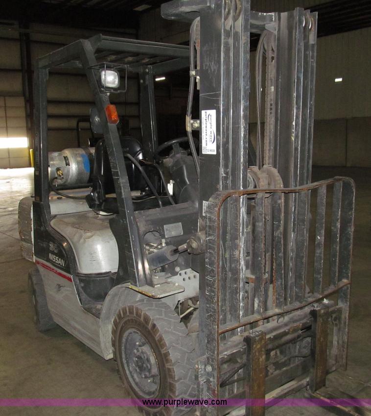 image for item G9608 Nissan 50 forklift