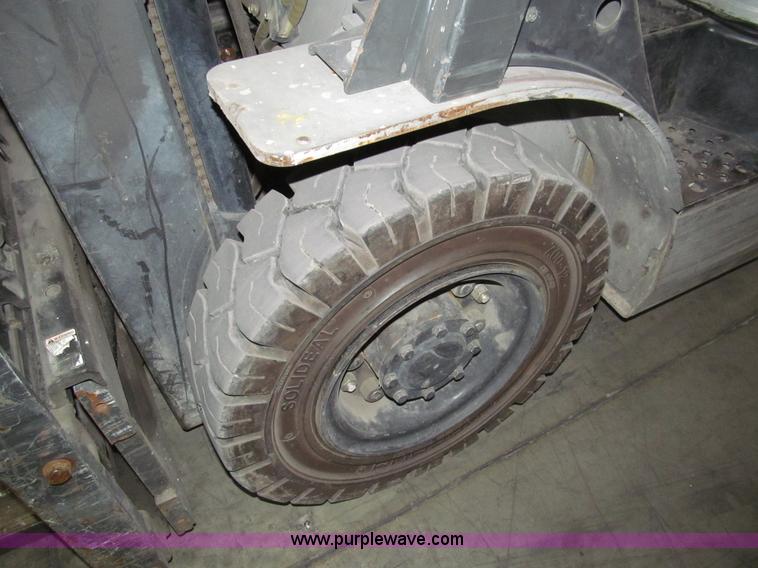 image for item G9608 Nissan 50 forklift