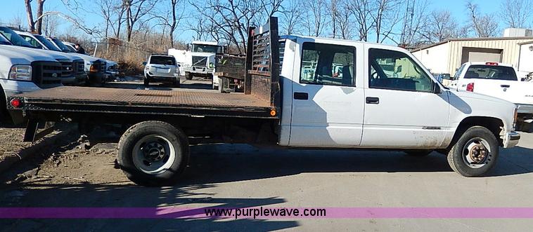 image for item H1274 2000 Chevrolet 3500 Crew Cab flatbed truck