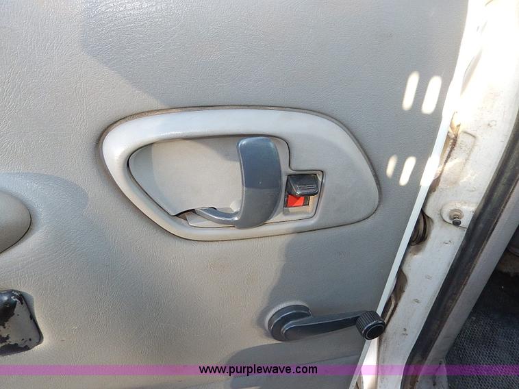 image for item H1274 2000 Chevrolet 3500 Crew Cab flatbed truck