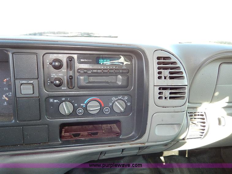 image for item H1274 2000 Chevrolet 3500 Crew Cab flatbed truck