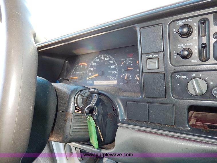 image for item H1274 2000 Chevrolet 3500 Crew Cab flatbed truck