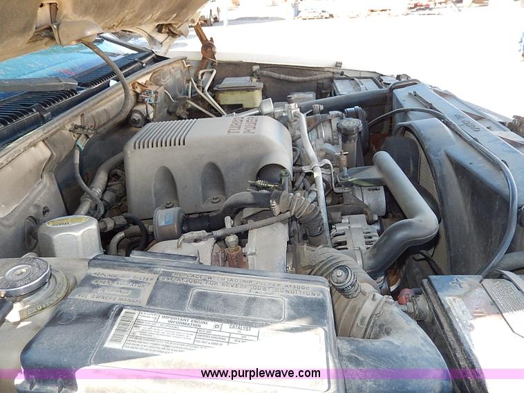 image for item H1274 2000 Chevrolet 3500 Crew Cab flatbed truck