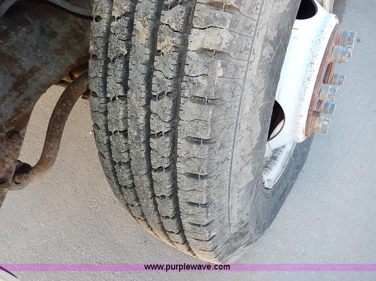 image for item H1274 2000 Chevrolet 3500 Crew Cab flatbed truck