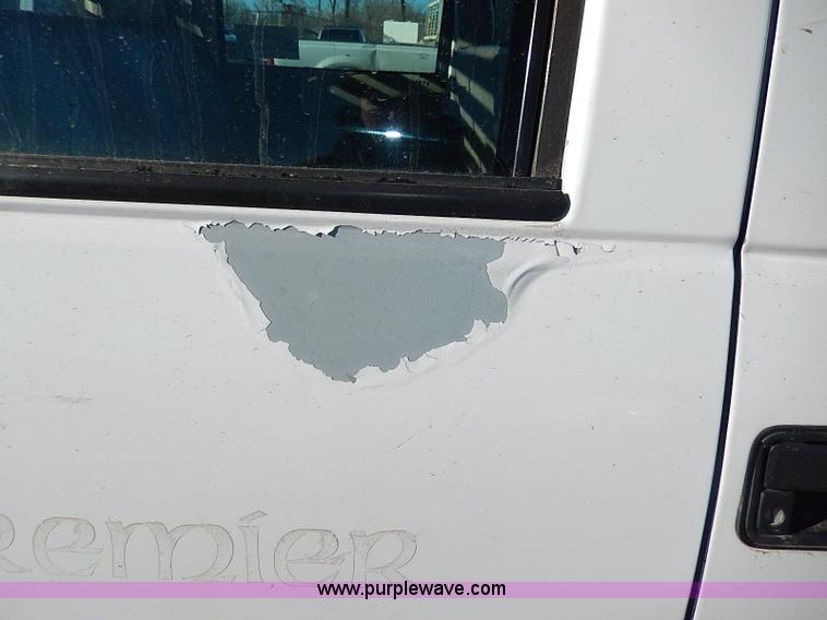 image for item H1274 2000 Chevrolet 3500 Crew Cab flatbed truck