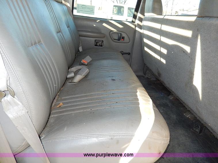 image for item H1274 2000 Chevrolet 3500 Crew Cab flatbed truck