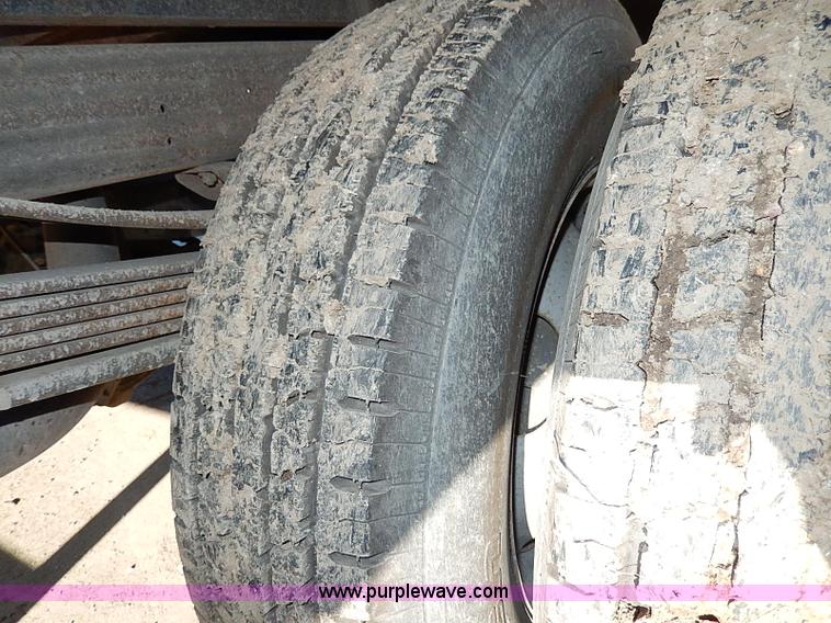 image for item H1274 2000 Chevrolet 3500 Crew Cab flatbed truck