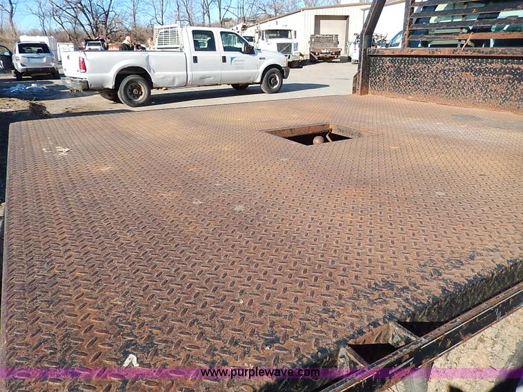 image for item H1274 2000 Chevrolet 3500 Crew Cab flatbed truck