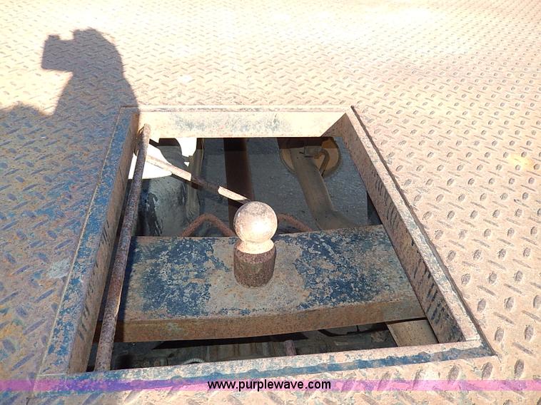 image for item H1274 2000 Chevrolet 3500 Crew Cab flatbed truck