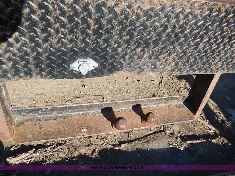 image for item H1274 2000 Chevrolet 3500 Crew Cab flatbed truck