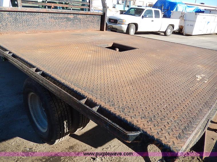 image for item H1274 2000 Chevrolet 3500 Crew Cab flatbed truck