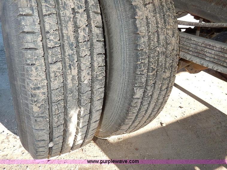 image for item H1274 2000 Chevrolet 3500 Crew Cab flatbed truck