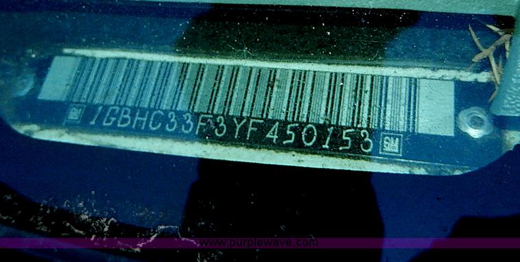 image for item H1274 2000 Chevrolet 3500 Crew Cab flatbed truck