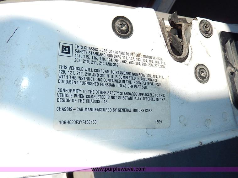 image for item H1274 2000 Chevrolet 3500 Crew Cab flatbed truck