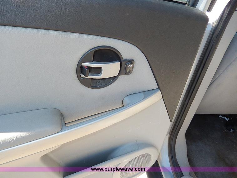 image for item H1275 2005 Chevrolet Equinox LS SUV