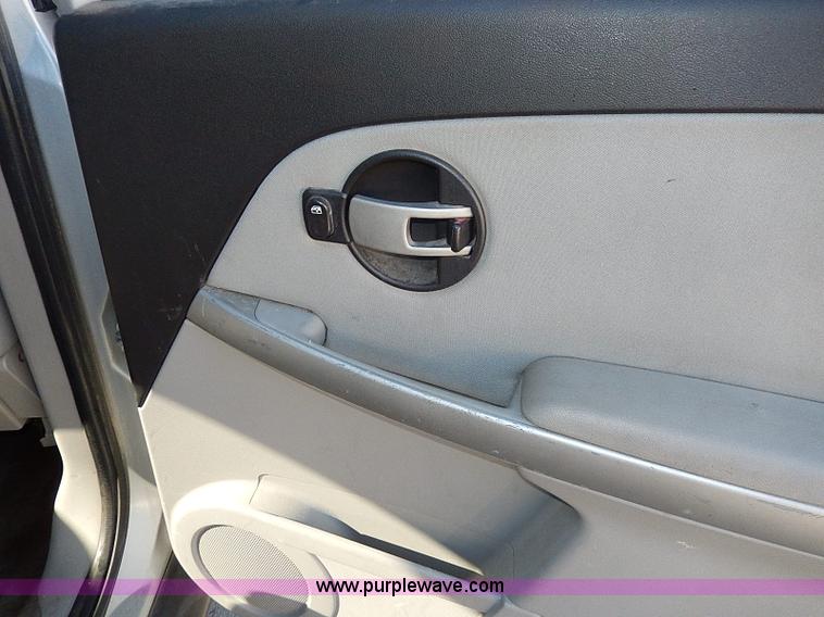 image for item H1275 2005 Chevrolet Equinox LS SUV