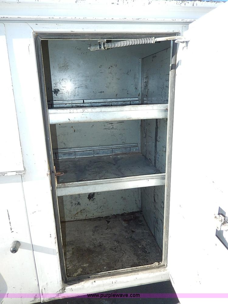 image for item H1277 2002 Chevrolet Silverado 3500 HD utility truck